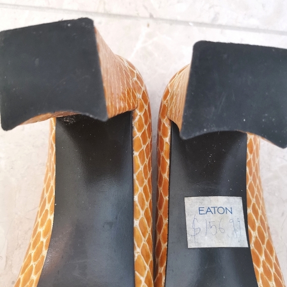 Vintage 90s Stuart Weitzman Yellow Leather Shoes - Picture 7 of 10